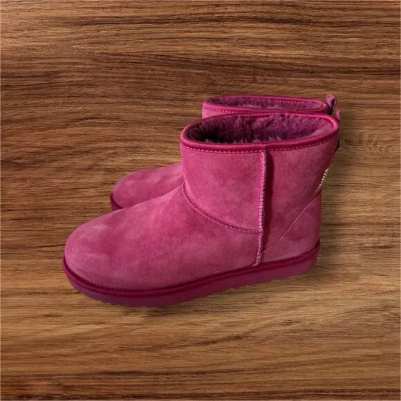 Authentic UGG Classic Mini SWAROVSKI CRYSTAL Bow Low Boots Size 11 Barbie Pink