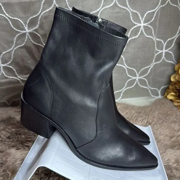 (B6) Zara Genuine leather ankle boots with cowboy-style‎ block heel