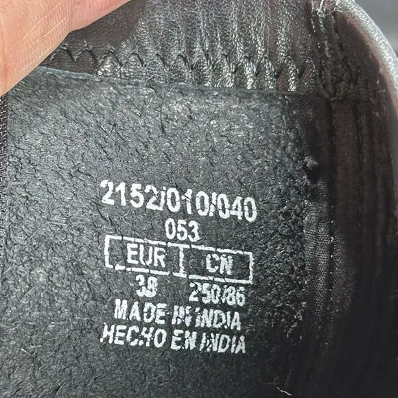 (B6) Zara Genuine leather ankle boots with cowboy-style‎ block heel