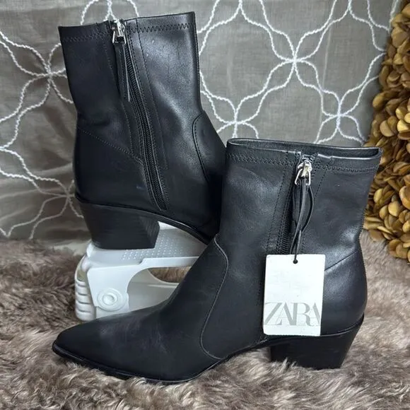 (B6) Zara Genuine leather ankle boots with cowboy-style‎ block heel