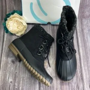 BARETRAPS Fabulous Black Water Resistant Duck Boots 8