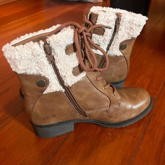 Baretraps Size 7.5 NWT Women’s Brown Furry Boots/ Woman Booties/ New Shoes