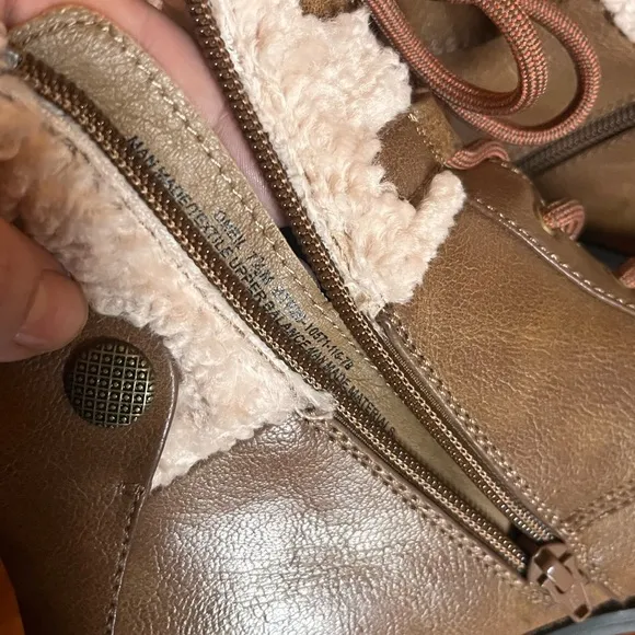 Baretraps Size 7.5 NWT Women’s Brown Furry Boots/ Woman Booties/ New Shoes