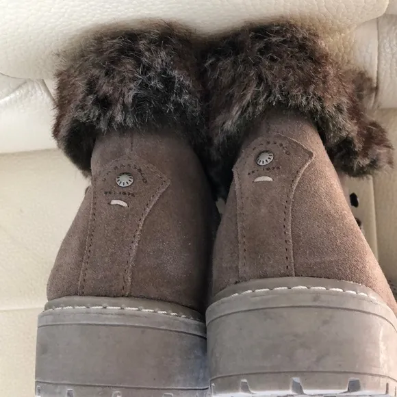 Bass Brown Ankle Boots with Suede Finish-No callouts!!
