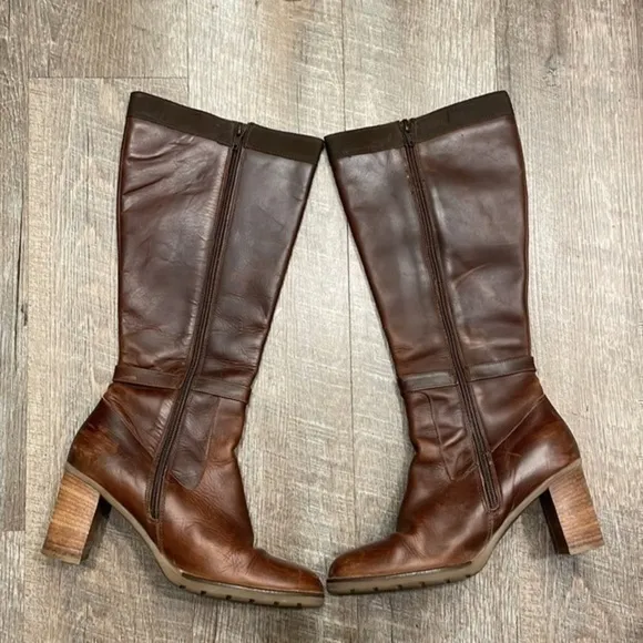 Bass brown distressed leather heeled knee boots size 8