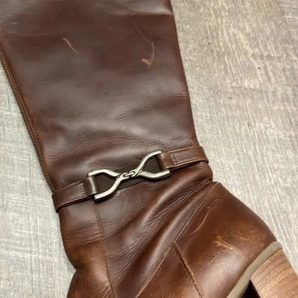 Bass brown distressed leather heeled knee boots size 8