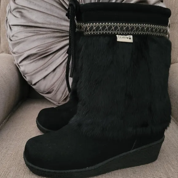 BEARPAW GENUINE SHEEPSKIN SUEDE RABBIT FUR WEDGE BOOTS