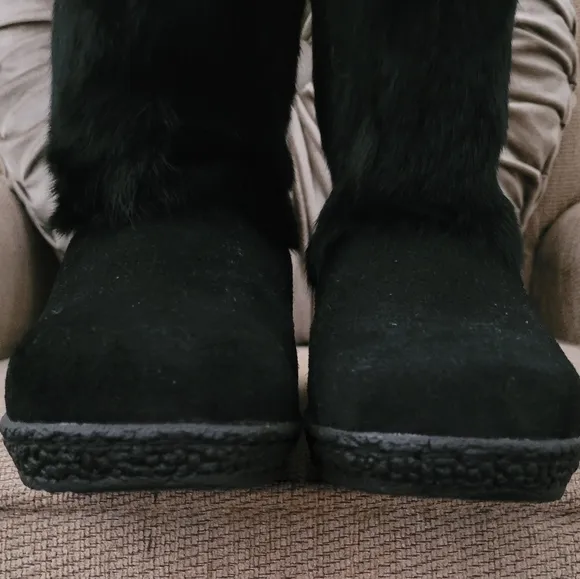 BEARPAW GENUINE SHEEPSKIN SUEDE RABBIT FUR WEDGE BOOTS