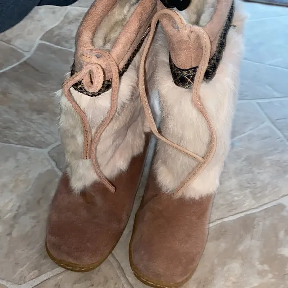 BEARPAW RABBIT FUR BOOTS😍😍😍😍😍😍