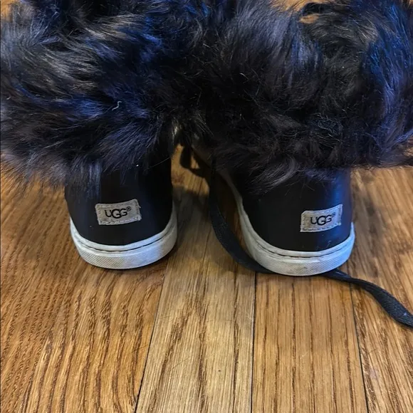 Black Lace Up Boots with Fur Trim