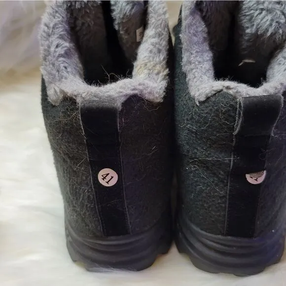 Black BomKinta Fur Lined Winter Boots.