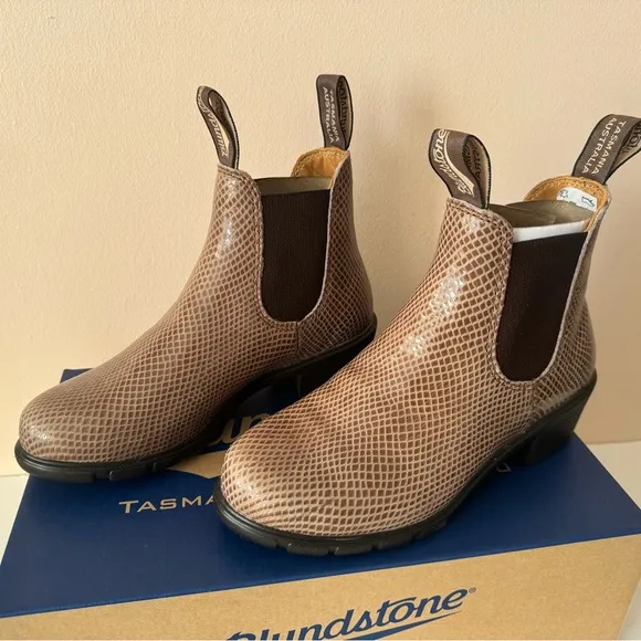 BLUNDSTONE Chelsea Lizard Embossed Leather Heeled Boot. 2165. Size: 6.5, 7, 8