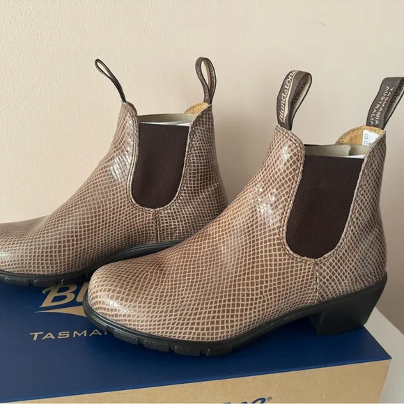 BLUNDSTONE Chelsea Lizard Embossed Leather Heeled Boot. 2165. Size: 6.5, 7, 8