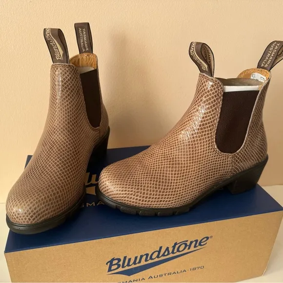 BLUNDSTONE Chelsea Lizard Embossed Leather Heeled Boot. 2165. Size: 6.5, 7, 8