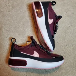 BN Nike Air Max Dia Winter | Night/Maroon | Size 7.5 women
