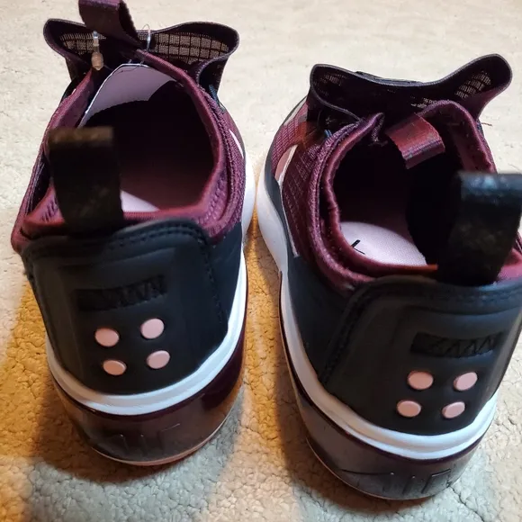 BN Nike Air Max Dia Winter | Night/Maroon | Size 7.5 women
