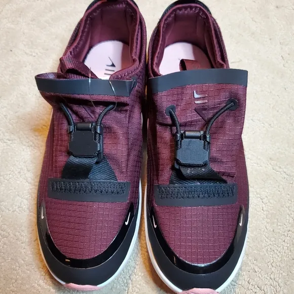 BN Nike Air Max Dia Winter | Night/Maroon | Size 7.5 women