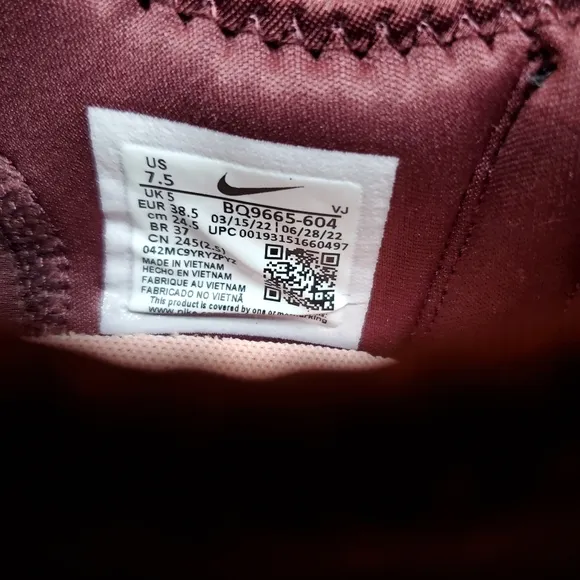 BN Nike Air Max Dia Winter | Night/Maroon | Size 7.5 women