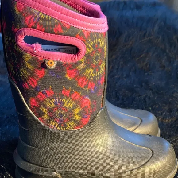 Bogs Girls size 11 Tyedie Winter Snow Boots