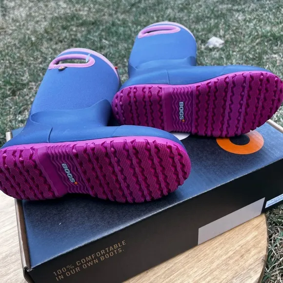 BOGS Girls Youth Big Kid SZ 1 Boots/Snow/Winter in Blue and Pink