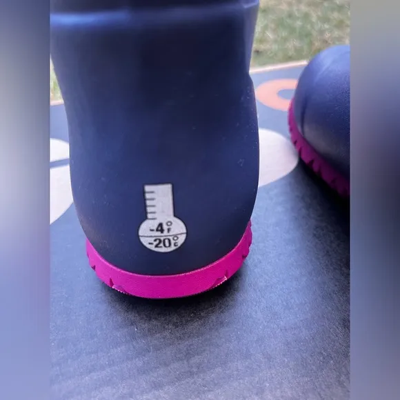 BOGS Girls Youth Big Kid SZ 1 Boots/Snow/Winter in Blue and Pink