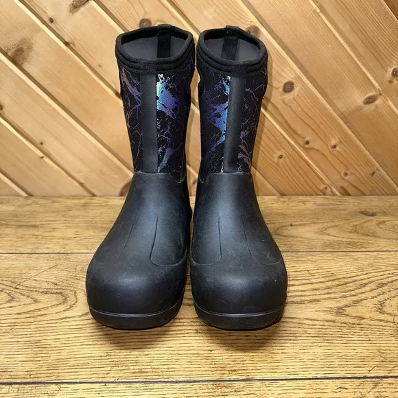 BOGS Neo-Classic Metallic Mountains Girls 6 Waterproof Boots Worn Once MSRP $115