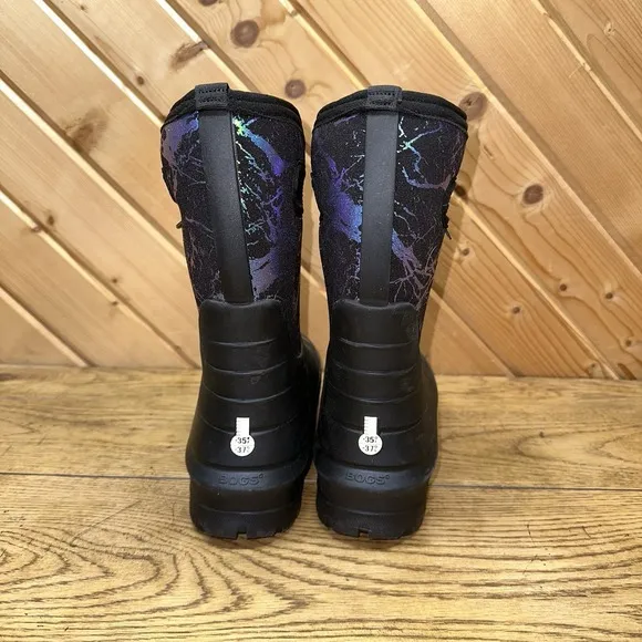 BOGS Neo-Classic Metallic Mountains Girls 6 Waterproof Boots Worn Once MSRP $115