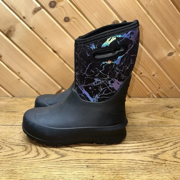 BOGS Neo-Classic Metallic Mountains Girls 6 Waterproof Boots Worn Once MSRP $115