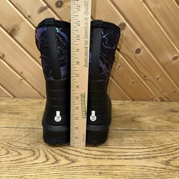 BOGS Neo-Classic Metallic Mountains Girls 6 Waterproof Boots Worn Once MSRP $115