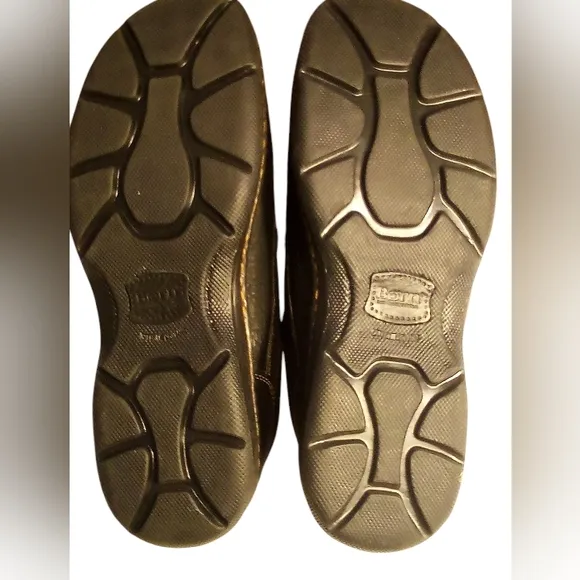 BORN-HAND STITCHED SHOES, NWOT, Pebble Leather Upper &amp; Linings, Size 10.5 M