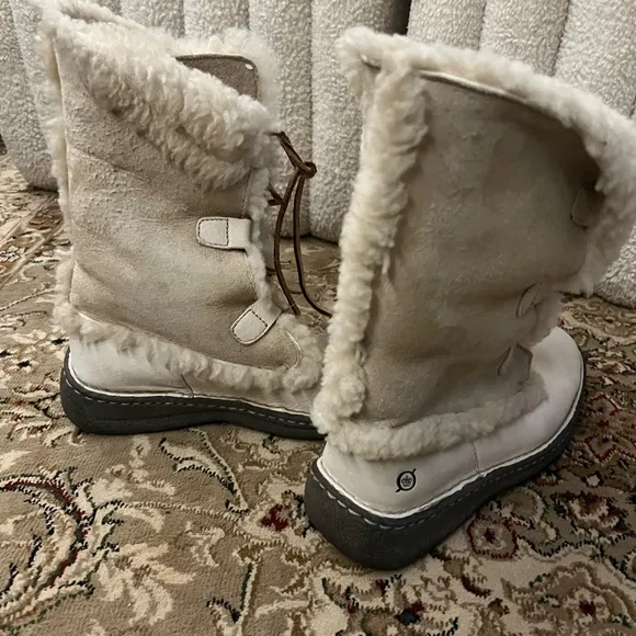 BORN handcrafted lamb skin lamb fur boots size 7