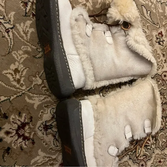 BORN handcrafted lamb skin lamb fur boots size 7