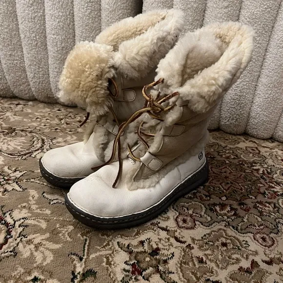 BORN handcrafted lamb skin lamb fur boots size 7