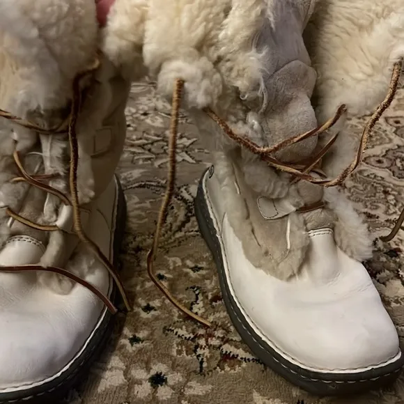 BORN handcrafted lamb skin lamb fur boots size 7