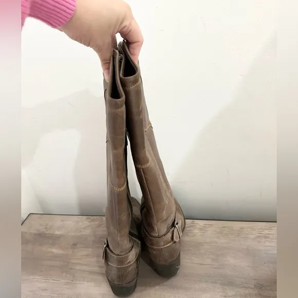 Born Montana Women Tall Zip Brown Buckle Boot( D13406) size 7 Cowboy carved