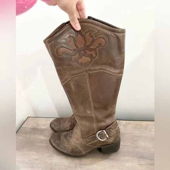 Born Montana Women Tall Zip Brown Buckle Boot( D13406) size 7 Cowboy carved