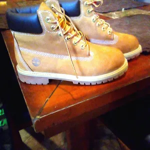 Boys are Girls Timberland Boots for the Winter Brand New with out tags......