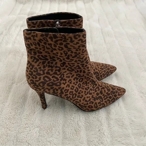 BP Leopard Faux Suede Pointy Toe Ankle Boots Size 8
