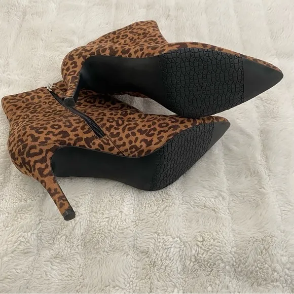 BP Leopard Faux Suede Pointy Toe Ankle Boots Size 8