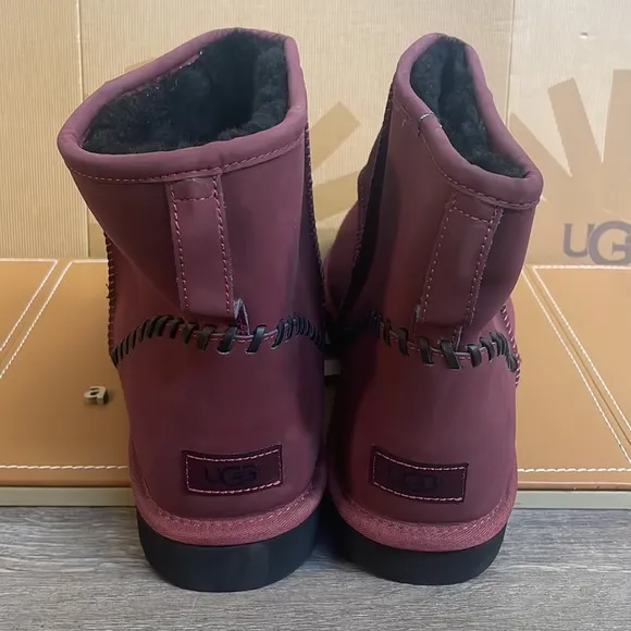 Brand New Men’s UGG Classic Mini Deco Maroon Suede Sheepskin Ankle Winter Boots