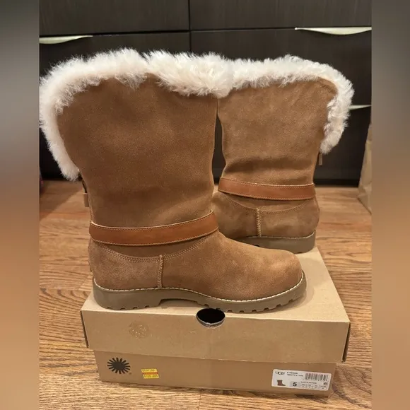 Brand new! Ugg boots K Nessa