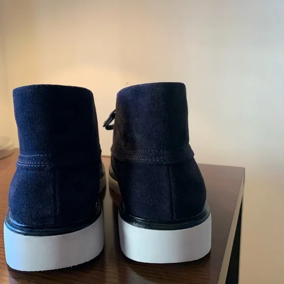 BRAND NEW Vince Mens Suede Chukka Boots Wayne Size 9