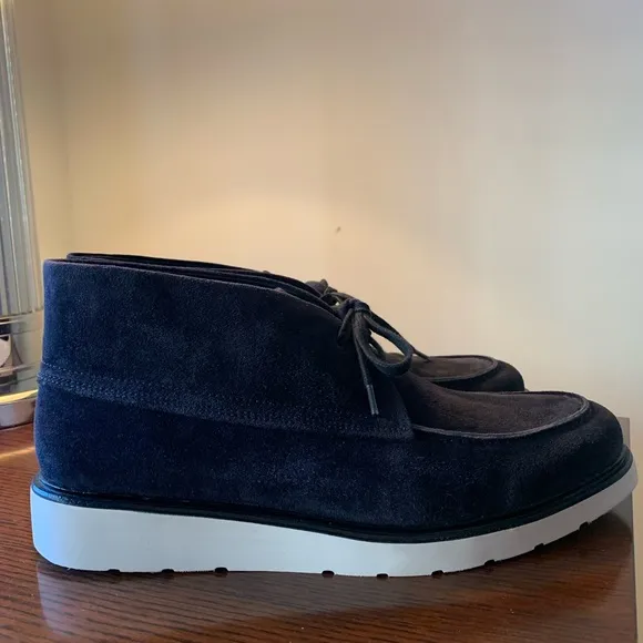 BRAND NEW Vince Mens Suede Chukka Boots Wayne Size 9