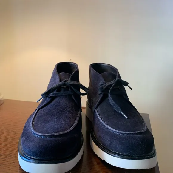 BRAND NEW Vince Mens Suede Chukka Boots Wayne Size 9