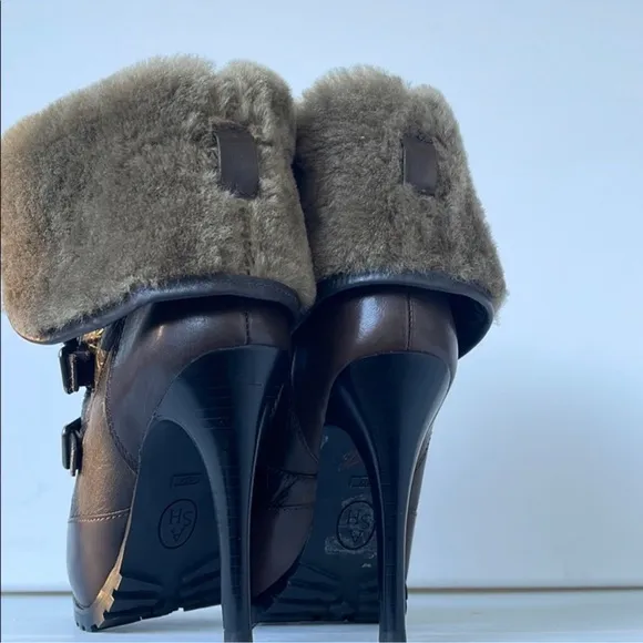 Brown Heeled Boots with Fur Trim and Buckles