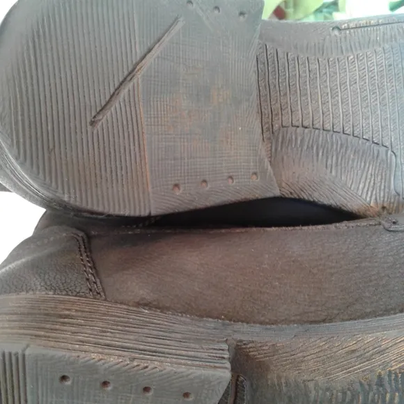 Brown Levis genuine leather lace up boots