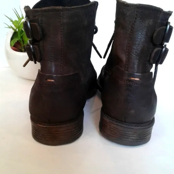 Brown Levis genuine leather lace up boots