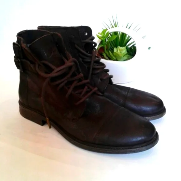 Brown Levis genuine leather lace up boots