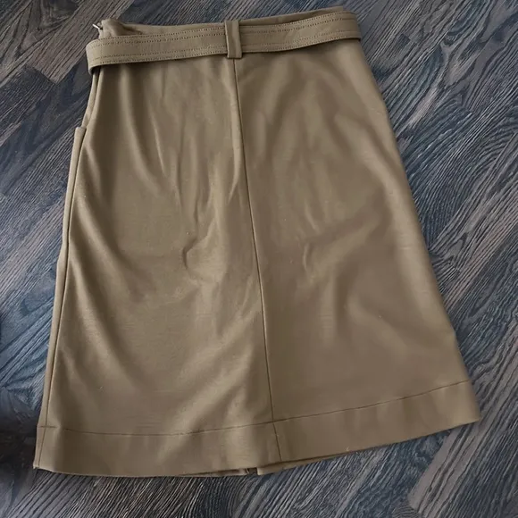 Brown/camel Dianne von Furstenberg skirt with belt size 4