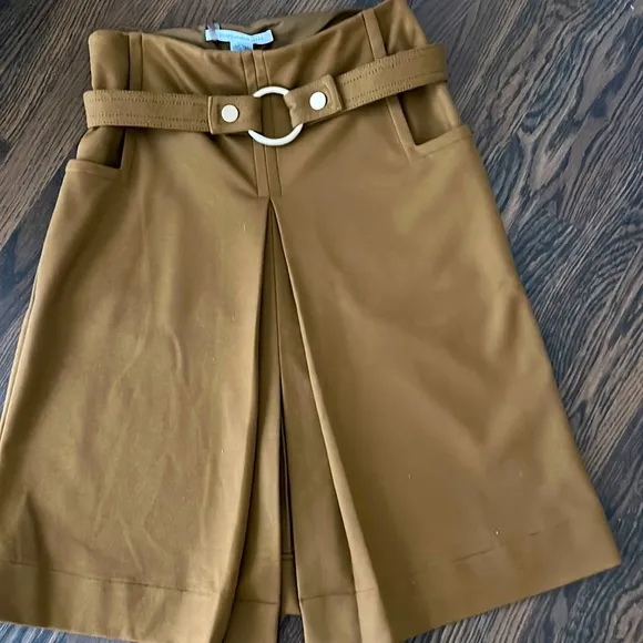 Brown/camel Dianne von Furstenberg skirt with belt size 4